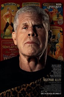Ron Perlman in Ulička přízraků (2021)